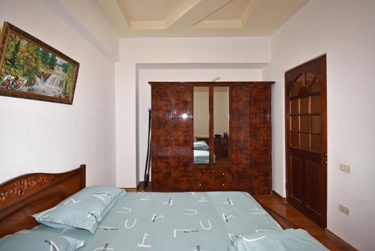 Abovyan Street 16, Apartment No 24 Yerevan Exterior photo